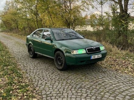 Зеленый Шкода Октавия, объемом двигателя 1.6 л и пробегом 319 тыс. км за 1000 $, фото 1 на Automoto.ua