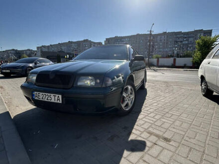 Зелений Шкода Октавія, об'ємом двигуна 1.6 л та пробігом 296 тис. км за 3100 $, фото 1 на Automoto.ua