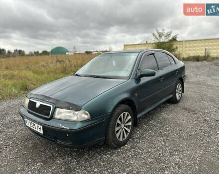 Шкода Октавия 1998 в Киеве на Automoto.ua Зеленый Шкода Октавия, объемом двигателя 1.6 л и пробегом 300 тыс. км за 2600 $, фото 1 на Automoto.ua