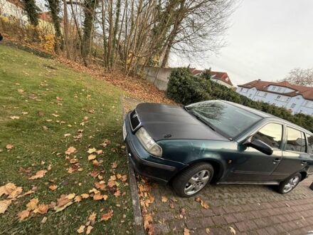 Зеленый Шкода Октавия, объемом двигателя 1.9 л и пробегом 400 тыс. км за 2600 $, фото 1 на Automoto.ua