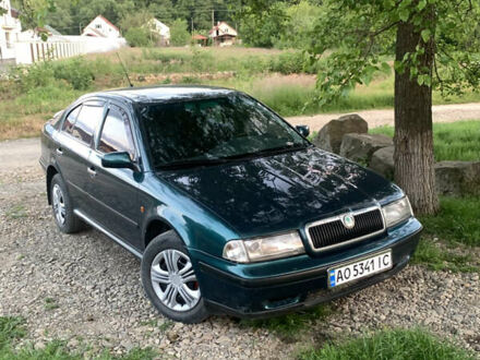 Зеленый Шкода Октавия, объемом двигателя 1.8 л и пробегом 333 тыс. км за 2550 $, фото 1 на Automoto.ua