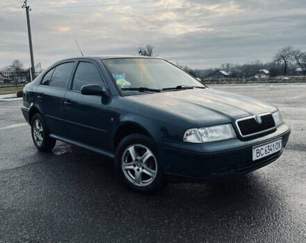 Зеленый Шкода Октавия, объемом двигателя 1.6 л и пробегом 260 тыс. км за 3750 $, фото 1 на Automoto.ua