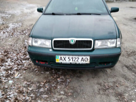 Зеленый Шкода Октавия, объемом двигателя 1.6 л и пробегом 270 тыс. км за 3200 $, фото 1 на Automoto.ua