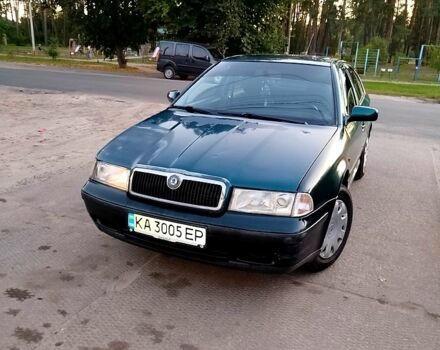 Зелений Шкода Октавія, об'ємом двигуна 1.6 л та пробігом 200 тис. км за 2100 $, фото 1 на Automoto.ua