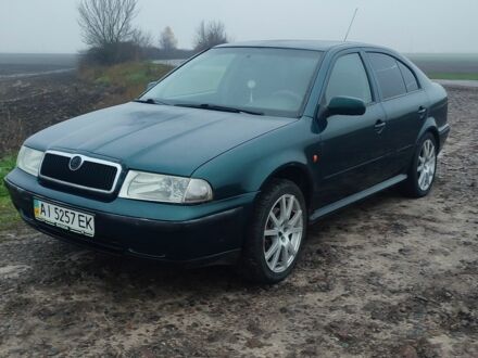 Зеленый Шкода Октавия, объемом двигателя 1.8 л и пробегом 350 тыс. км за 3300 $, фото 1 на Automoto.ua