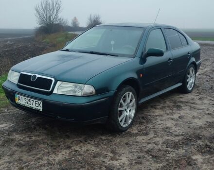 Зеленый Шкода Октавия, объемом двигателя 1.8 л и пробегом 350 тыс. км за 3300 $, фото 1 на Automoto.ua