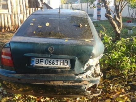 Зеленый Шкода Октавия, объемом двигателя 1.6 л и пробегом 300 тыс. км за 1700 $, фото 1 на Automoto.ua