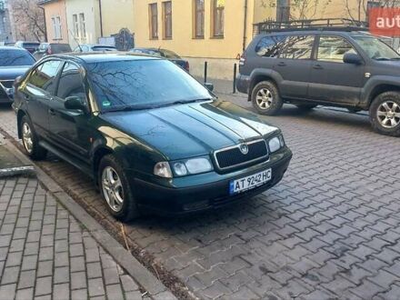 Зеленый Шкода Октавия, объемом двигателя 1.6 л и пробегом 299 тыс. км за 3650 $, фото 1 на Automoto.ua