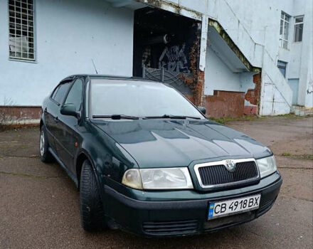 Зеленый Шкода Октавия, объемом двигателя 1.6 л и пробегом 325 тыс. км за 2750 $, фото 1 на Automoto.ua