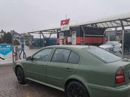 Зелений Шкода Октавія, об'ємом двигуна 2 л та пробігом 348 тис. км за 1900 $, фото 1 на Automoto.ua