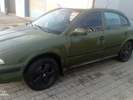 Зеленый Шкода Октавия, объемом двигателя 0 л и пробегом 200 тыс. км за 1500 $, фото 1 на Automoto.ua