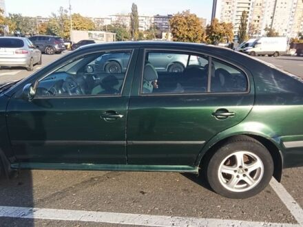 Шкода Октавія 2001 у Києві на Automoto.ua Зелений Шкода Октавія, об'ємом двигуна 1.6 л та пробігом 392 тис. км за 3800 $, фото 1 на Automoto.ua
