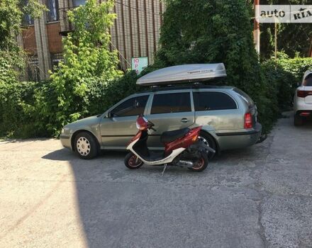 Зелений Шкода Октавія, об'ємом двигуна 1.6 л та пробігом 256 тис. км за 5400 $, фото 1 на Automoto.ua