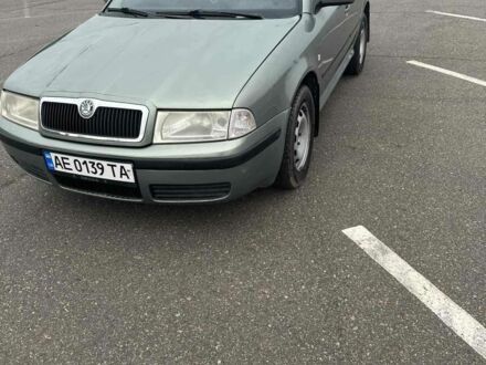 Зеленый Шкода Октавия, объемом двигателя 2 л и пробегом 280 тыс. км за 4000 $, фото 1 на Automoto.ua