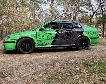 Зеленый Шкода Октавия, объемом двигателя 1.8 л и пробегом 345 тыс. км за 6000 $, фото 1 на Automoto.ua