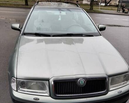 Зеленый Шкода Октавия, объемом двигателя 1.6 л и пробегом 253 тыс. км за 4500 $, фото 1 на Automoto.ua