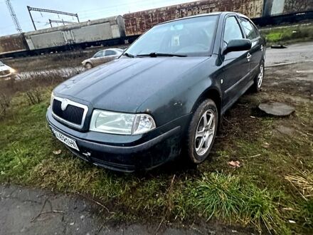 Зелений Шкода Октавія, об'ємом двигуна 1.6 л та пробігом 300 тис. км за 2600 $, фото 1 на Automoto.ua