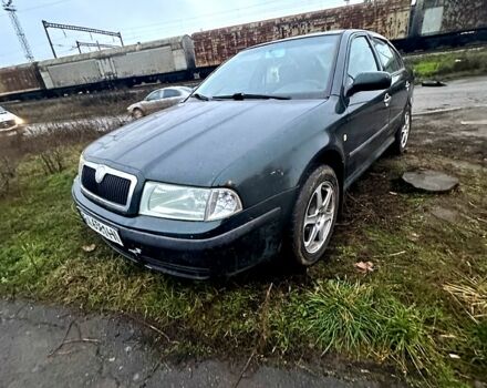 Зеленый Шкода Октавия, объемом двигателя 1.6 л и пробегом 300 тыс. км за 2600 $, фото 1 на Automoto.ua