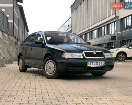 Зеленый Шкода Октавия, объемом двигателя 1.6 л и пробегом 180 тыс. км за 4500 $, фото 1 на Automoto.ua