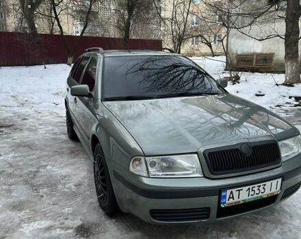 Зеленый Шкода Октавия, объемом двигателя 1.6 л и пробегом 303 тыс. км за 4200 $, фото 1 на Automoto.ua