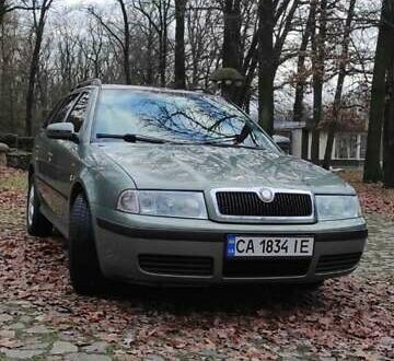 Зеленый Шкода Октавия, объемом двигателя 1.6 л и пробегом 292 тыс. км за 4200 $, фото 1 на Automoto.ua