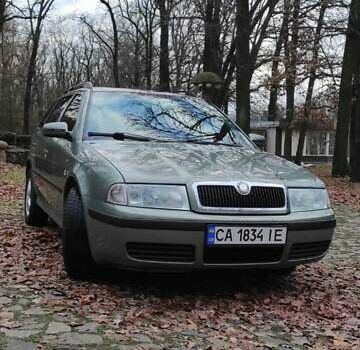 Зеленый Шкода Октавия, объемом двигателя 1.6 л и пробегом 292 тыс. км за 4200 $, фото 1 на Automoto.ua