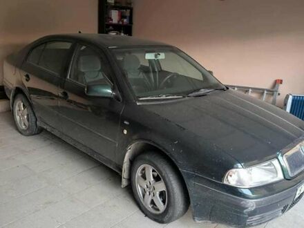 Зеленый Шкода Октавия, объемом двигателя 1.6 л и пробегом 170 тыс. км за 4200 $, фото 1 на Automoto.ua