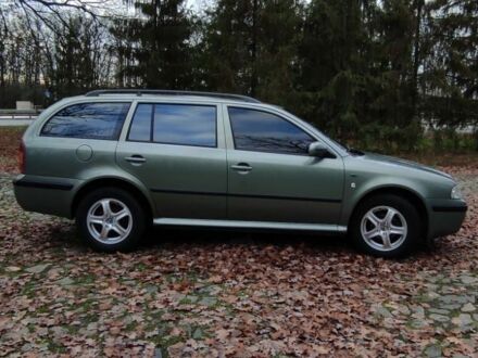 Зеленый Шкода Октавия, объемом двигателя 1.6 л и пробегом 292 тыс. км за 4200 $, фото 1 на Automoto.ua