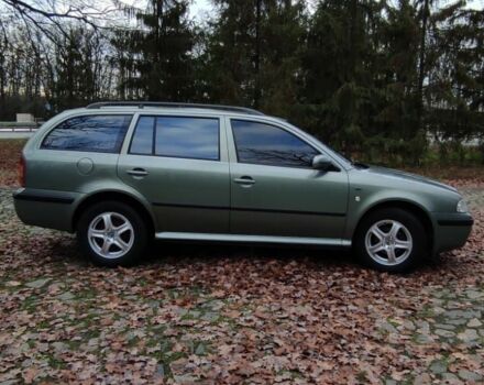 Зеленый Шкода Октавия, объемом двигателя 1.6 л и пробегом 292 тыс. км за 4200 $, фото 1 на Automoto.ua