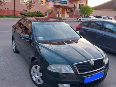 Шкода Октавия 2004 в Ужгороде на Automoto.ua Зеленый Шкода Октавия, объемом двигателя 2 л и пробегом 280 тыс. км за 5500 $, фото 1 на Automoto.ua