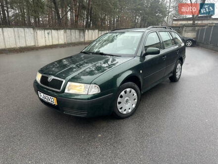 Зеленый Шкода Октавия, объемом двигателя 1.6 л и пробегом 208 тыс. км за 4650 $, фото 1 на Automoto.ua