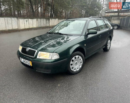 Зеленый Шкода Октавия, объемом двигателя 1.6 л и пробегом 208 тыс. км за 4650 $, фото 1 на Automoto.ua