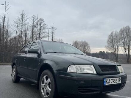 Зелений Шкода Октавія, об'ємом двигуна 2 л та пробігом 300 тис. км за 4500 $, фото 1 на Automoto.ua