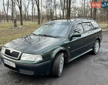 Зеленый Шкода Октавия, объемом двигателя 1.6 л и пробегом 215 тыс. км за 4900 $, фото 1 на Automoto.ua