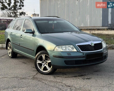 Зелений Шкода Октавія, об'ємом двигуна 2 л та пробігом 250 тис. км за 4499 $, фото 1 на Automoto.ua