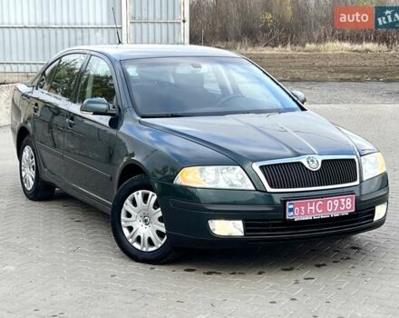 Зеленый Шкода Октавия, объемом двигателя 1.6 л и пробегом 215 тыс. км за 5500 $, фото 1 на Automoto.ua