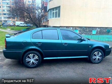 Зеленый Шкода Октавия, объемом двигателя 1.6 л и пробегом 303 тыс. км за 5000 $, фото 1 на Automoto.ua