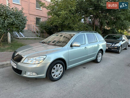 Шкода Октавия 2009 в Киеве на Automoto.ua Зеленый Шкода Октавия, объемом двигателя 1.4 л и пробегом 220 тыс. км за 7000 $, фото 1 на Automoto.ua