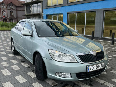 Шкода Октавия 2010 в Тячеве на Automoto.ua Зеленый Шкода Октавия, объемом двигателя 1.9 л и пробегом 300 тыс. км за 6000 $, фото 1 на Automoto.ua