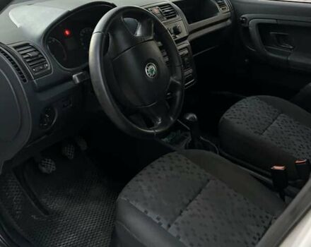 Белый Шкода Практик, объемом двигателя 1.2 л и пробегом 250 тыс. км за 2850 $, фото 6 на Automoto.ua