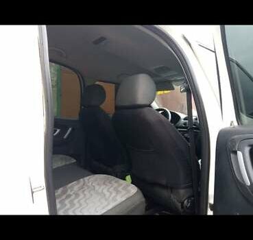 Шкода Практик 2010 в Ровно на Automoto.ua Белый Шкода Практик, объемом двигателя 1.2 л и пробегом 490 тыс. км за 4800 $, фото 20 на Automoto.ua