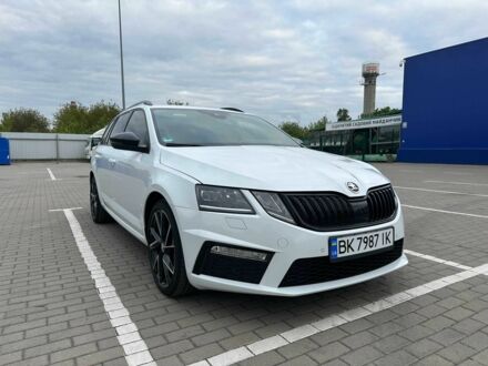 Шкода РС 2019 у Києві на Automoto.ua Білий Шкода РС, об'ємом двигуна 2 л та пробігом 279 тис. км за 18499 $, фото 1 на Automoto.ua