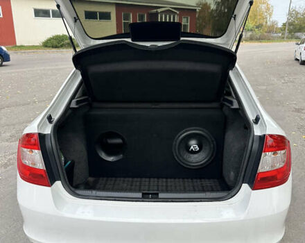 Білий Шкода Рапід, об'ємом двигуна 1.2 л та пробігом 230 тис. км за 8000 $, фото 1 на Automoto.ua