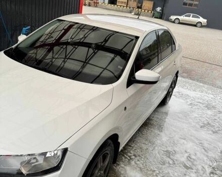 Белый Шкода Рапид, объемом двигателя 1.2 л и пробегом 230 тыс. км за 6300 $, фото 4 на Automoto.ua