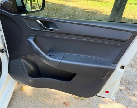 Білий Шкода Рапід, об'ємом двигуна 1.6 л та пробігом 374 тис. км за 6190 $, фото 18 на Automoto.ua