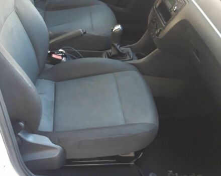 Белый Шкода Рапид, объемом двигателя 1.2 л и пробегом 178 тыс. км за 6700 $, фото 6 на Automoto.ua