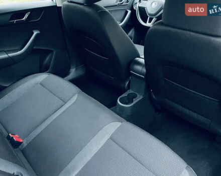 Белый Шкода Рапид, объемом двигателя 1.2 л и пробегом 203 тыс. км за 7900 $, фото 7 на Automoto.ua