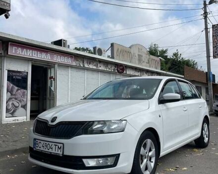 Белый Шкода Рапид, объемом двигателя 1.6 л и пробегом 240 тыс. км за 7000 $, фото 2 на Automoto.ua