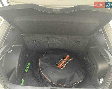 Белый Шкода Рапид, объемом двигателя 1.6 л и пробегом 210 тыс. км за 8500 $, фото 11 на Automoto.ua