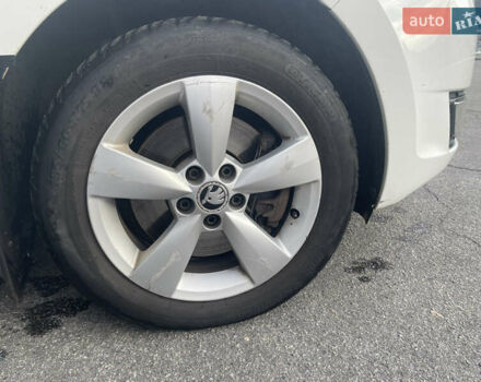 Белый Шкода Рапид, объемом двигателя 1.6 л и пробегом 210 тыс. км за 8500 $, фото 12 на Automoto.ua